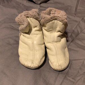 Robeez 18-24m lined booties